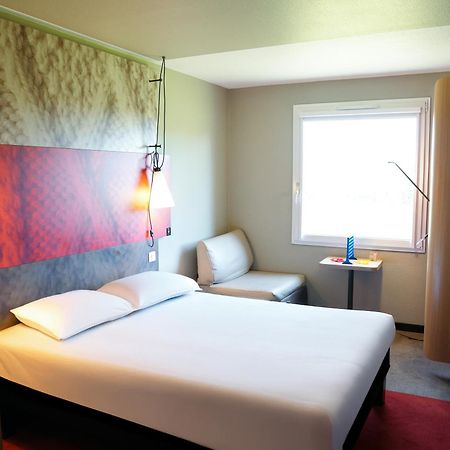 Ibis Caen Porte De Bretagne Bretteville-sur-Odon Eksteriør bilde