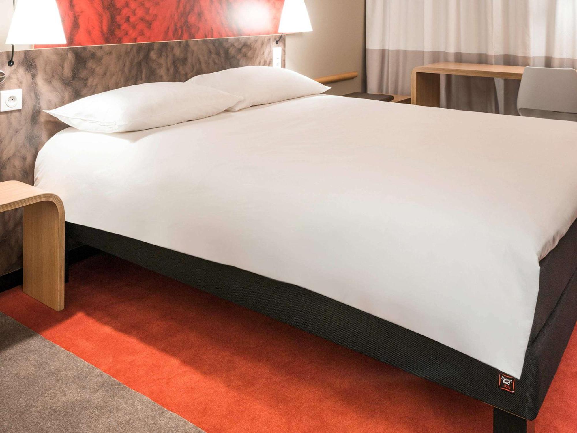 Ibis Caen Porte De Bretagne Bretteville-sur-Odon Eksteriør bilde