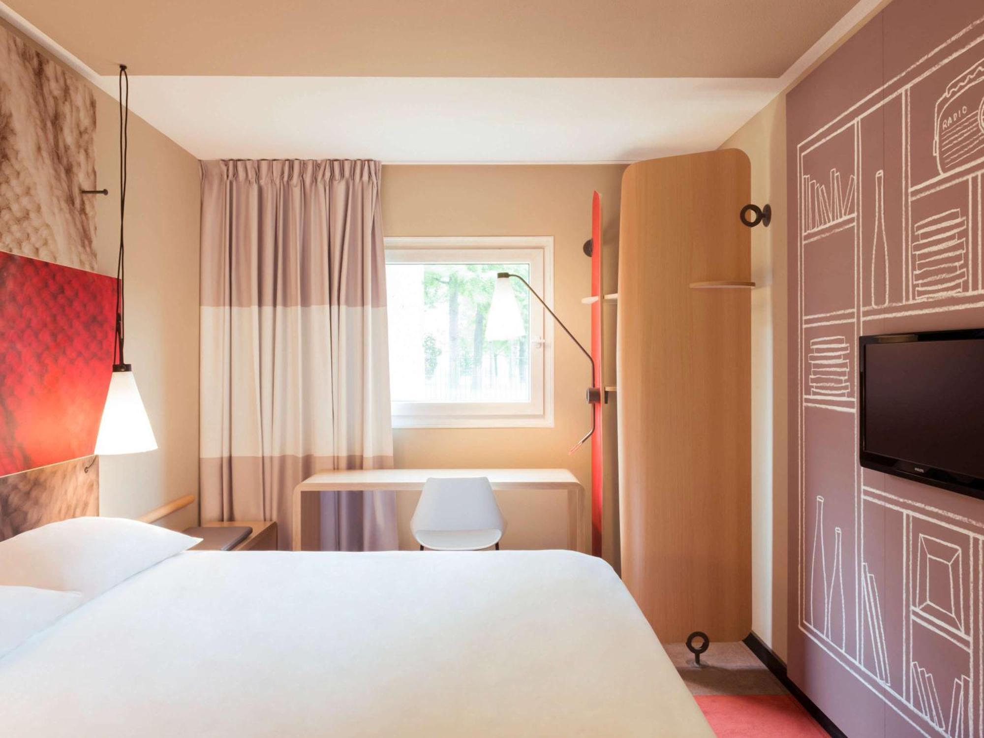 Ibis Caen Porte De Bretagne Bretteville-sur-Odon Eksteriør bilde