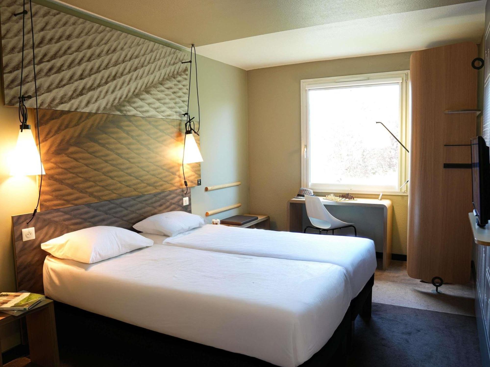 Ibis Caen Porte De Bretagne Bretteville-sur-Odon Eksteriør bilde